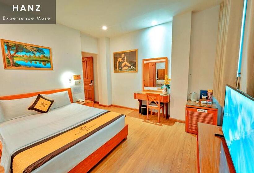 Deluxe Room, Hanz 839 Son Mi