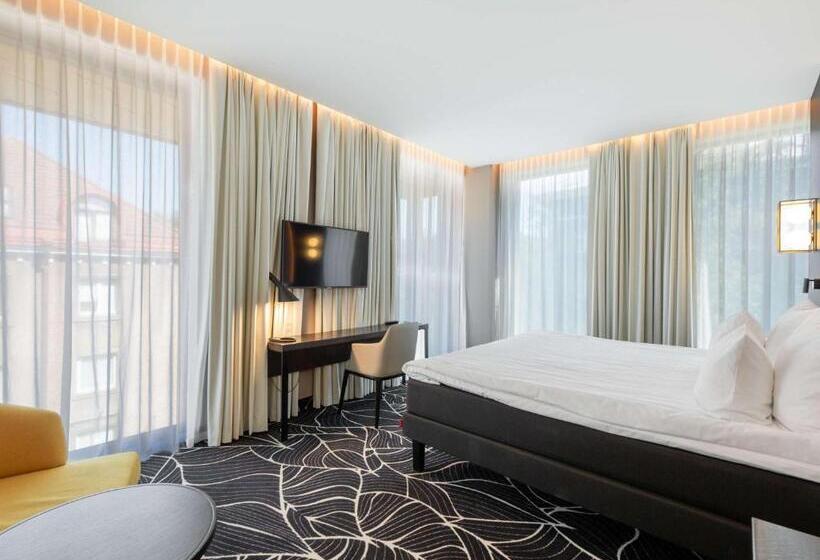 سوئیت اجرایی با بالکن, Movenpick Hotel Tallinn