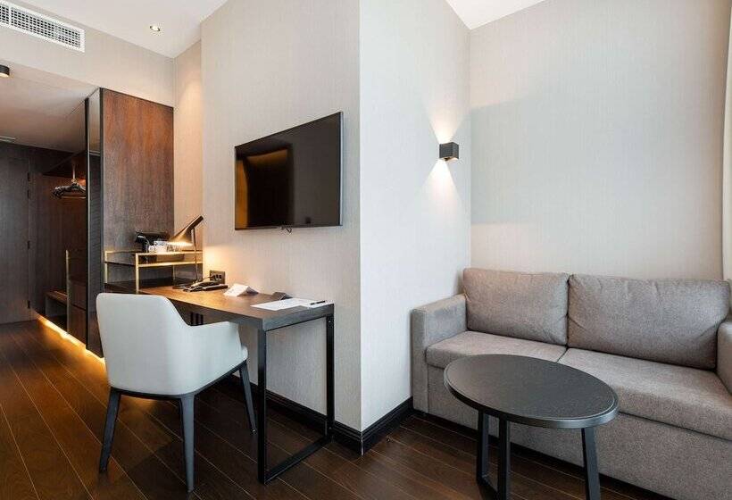 اتاق لوکس با بالکن, Movenpick Hotel Tallinn