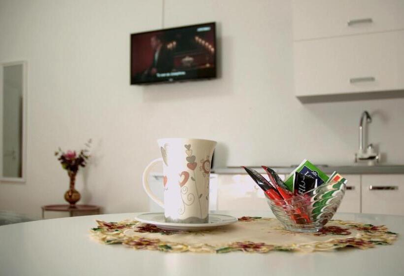 استودیوی استاندارد, Apartments Seyda