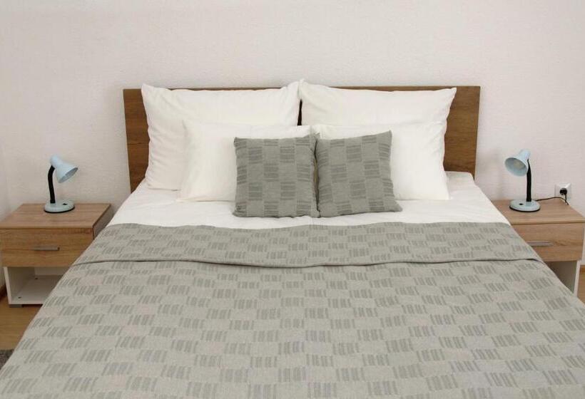 استودیوی استاندارد, Apartments Seyda