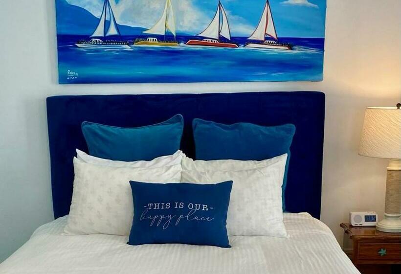 اتاق استاندارد با چشم‌انداز دریا, Blue Skies Beach Resort
