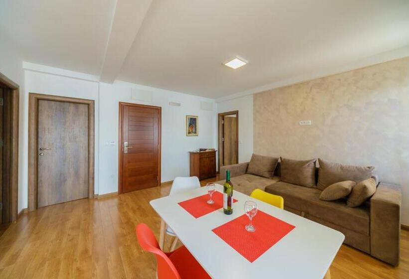 سوئیت 2 خوابه, Vila Fortuna