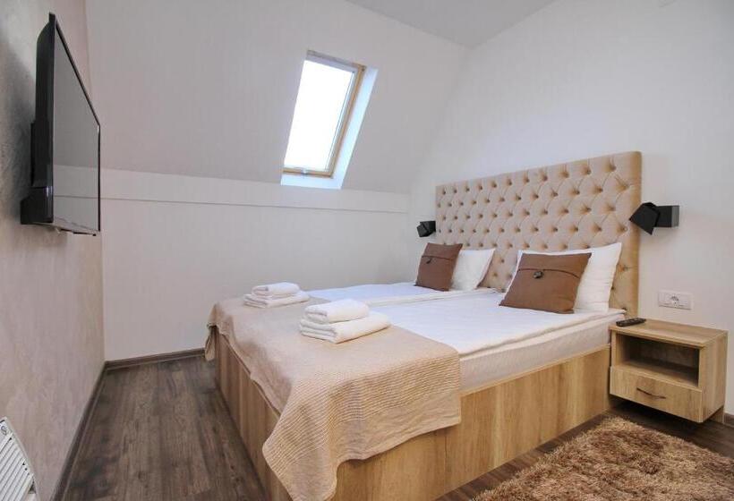 استودیوی استاندارد, All Seasons Residence