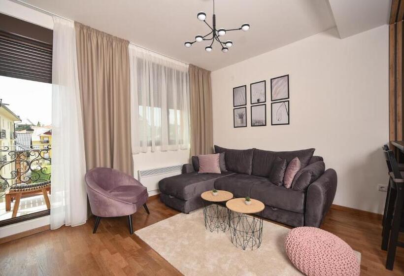 سوییت لوکس, All Seasons Residence
