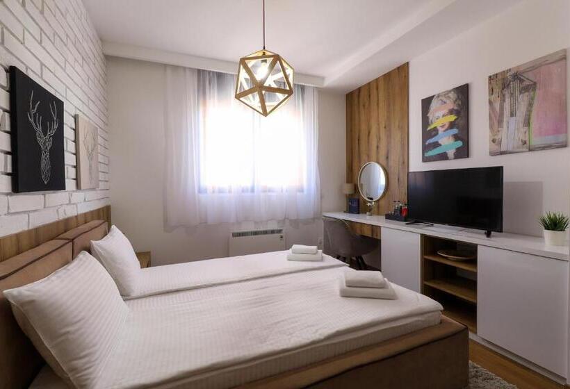 استودیوی لوکس, All Seasons Residence