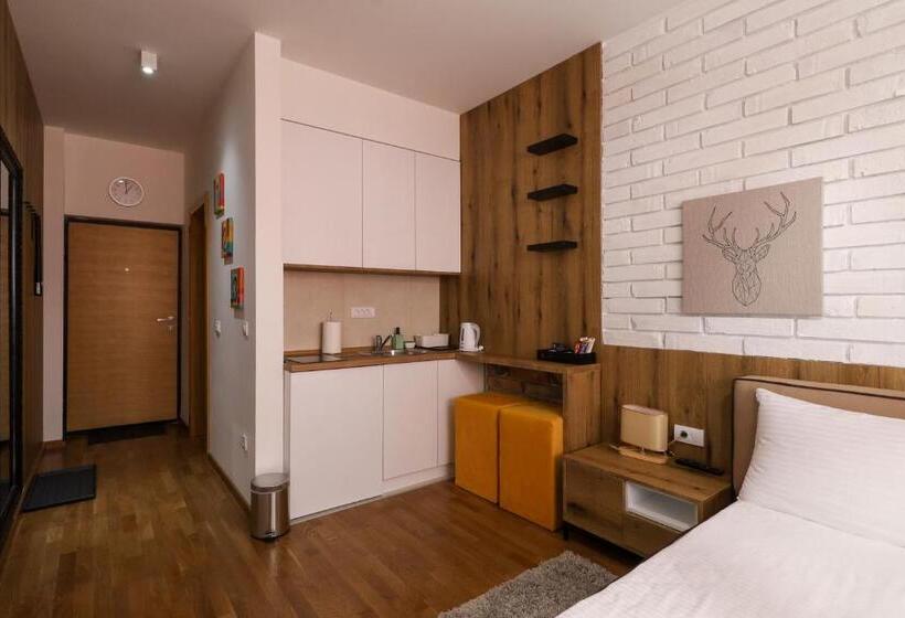 استودیوی لوکس, All Seasons Residence