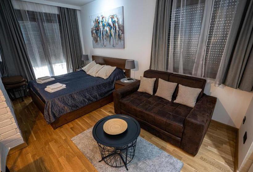 استودیوی لوکس, All Seasons Residence