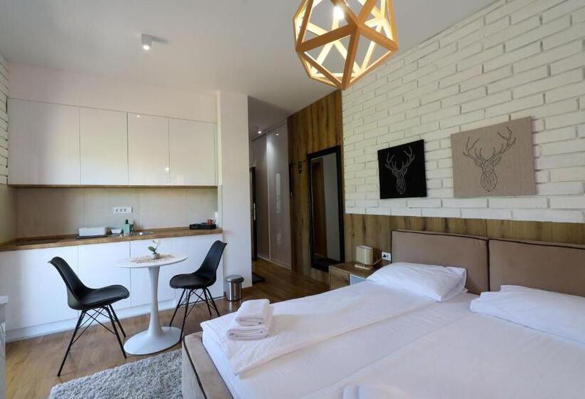 استودیوی لوکس, All Seasons Residence