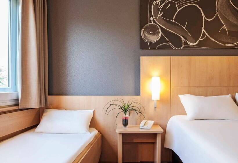 اتاق استاندارد, Ibis Cornella