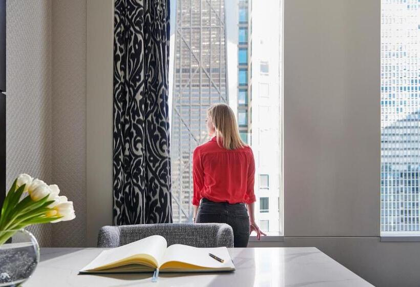 חדר סטנדרט עם מיטת קינג, Sofitel Chicago Magnificent Mile