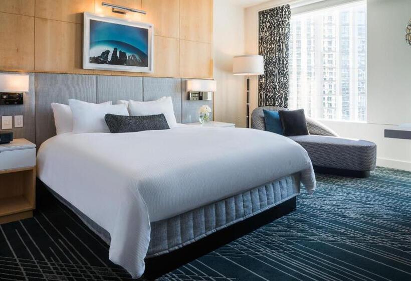 חדר סטנדרט עם מיטת קינג, Sofitel Chicago Magnificent Mile