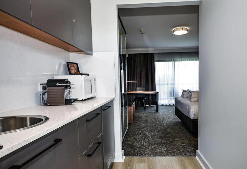 디럭스 룸 킹사이즈 침대, Novotel Barossa Valley Resort