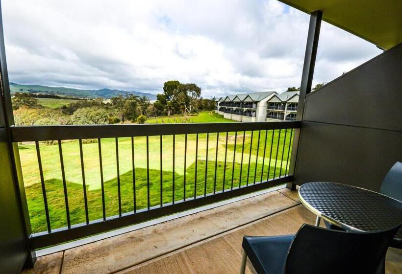 디럭스 룸 킹사이즈 침대, Novotel Barossa Valley Resort