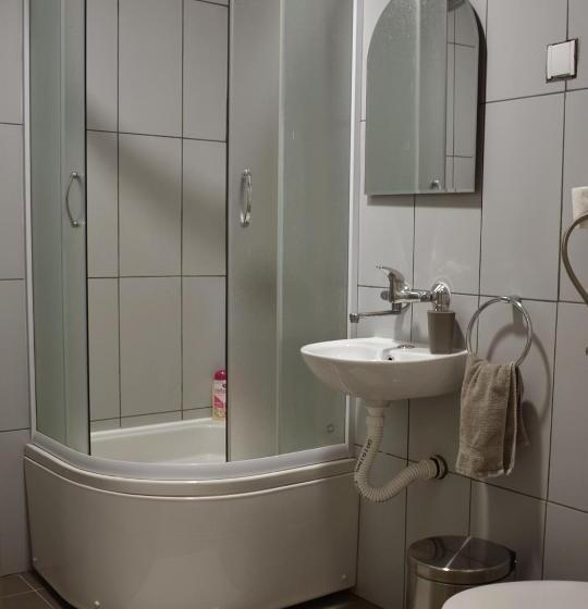 اتاق لوکس با تخت بزرگ, Apartmani Zrenjanin