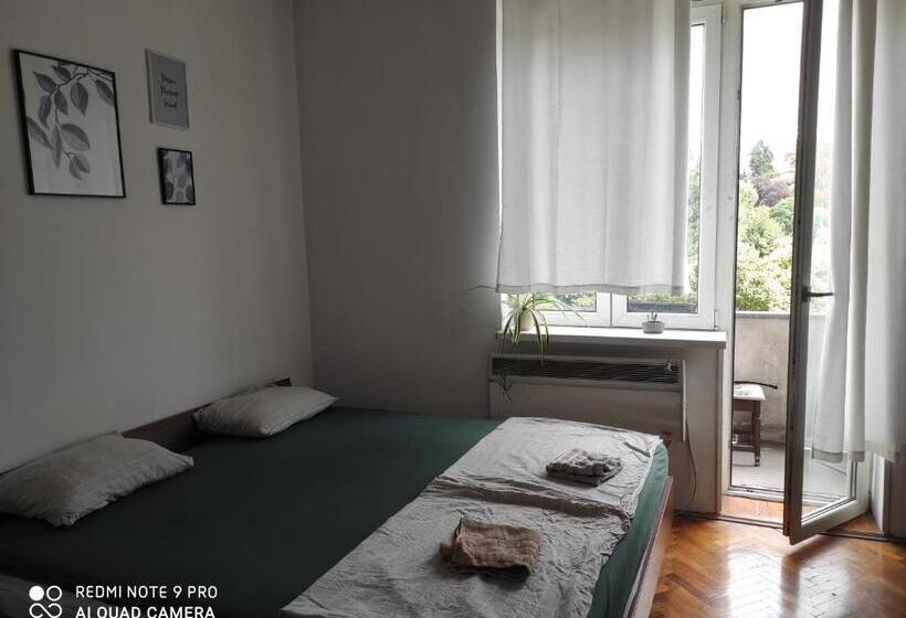 آپارتمان 2 خوابه, Central Station Private Rooms