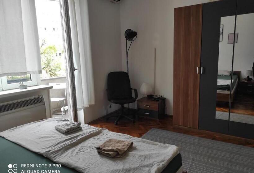 דירת שני חדרים, Central Station Private Rooms