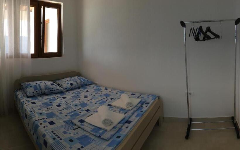 آپارتمان 1 خوابه با تراس, Villa Rakhimov