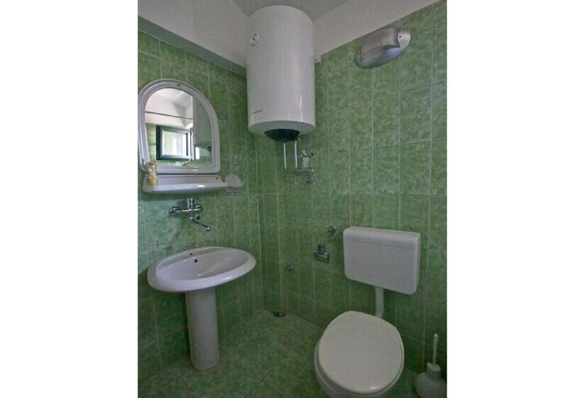 آپارتمان 2 خوابه با بالکن, Klaris Guest House