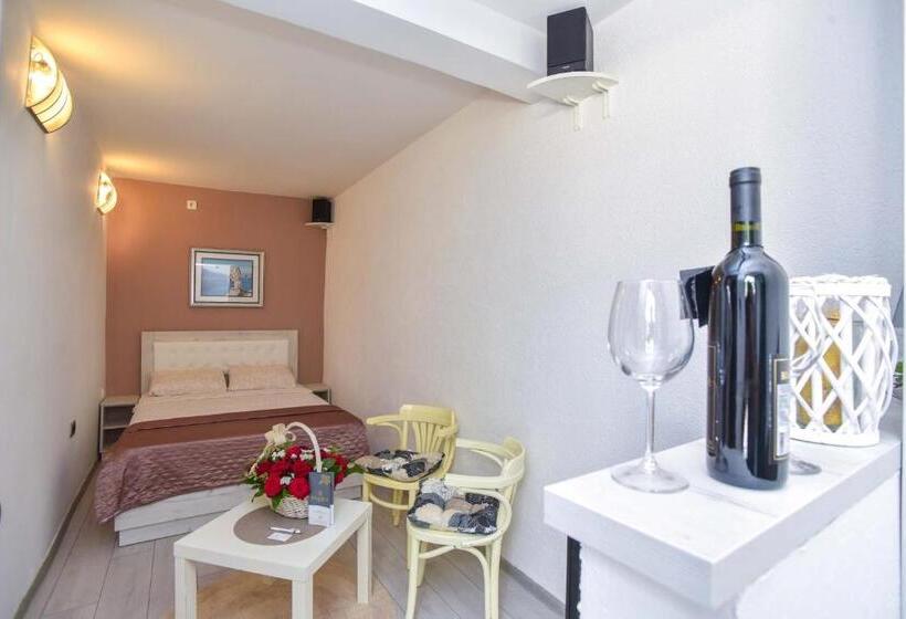 اتاق استاندارد در طبقه همکف, Klaris Guest House
