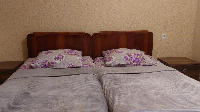 اتاق استاندارد سه نفره, Tsminda Giorgi Apartment