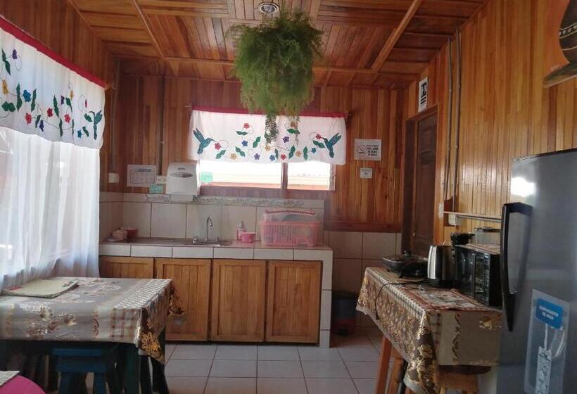 Семейный Номер Deluxe, Pensión Y Cabinas Colibrí B&b Costa Rica