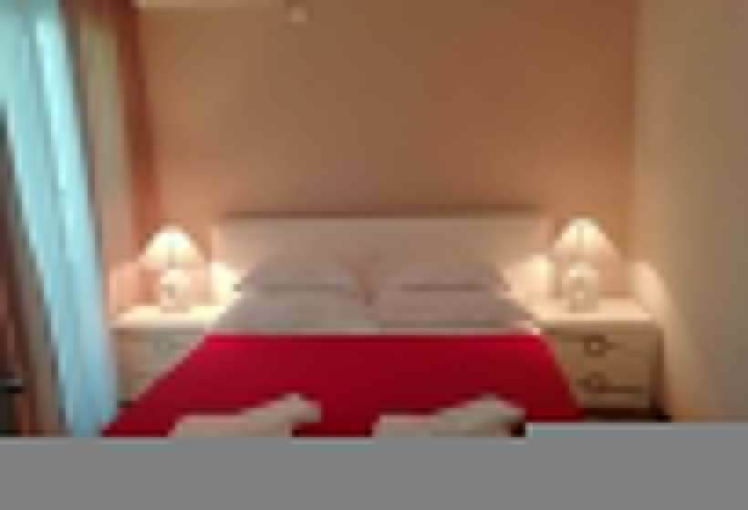 اتاق استاندارد یک نفره, Apartments And Rooms Grand Palazzo