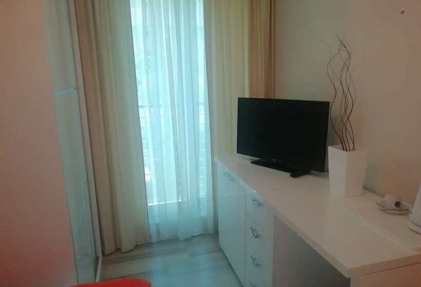 اتاق استاندارد یک نفره, Apartments And Rooms Grand Palazzo