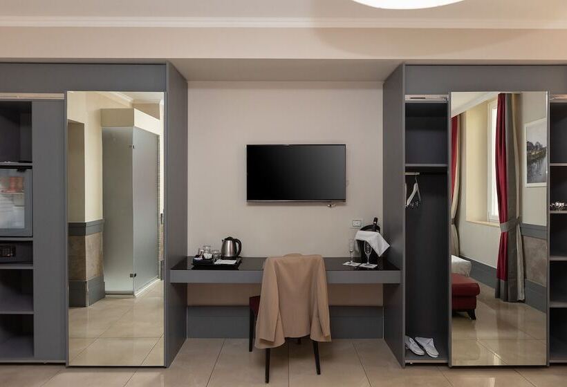 اتاق استاندارد چهار تخته, Castellino Roma