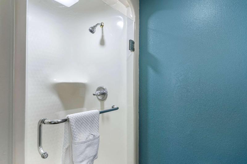 수피리어 스위트, Stanford Suites