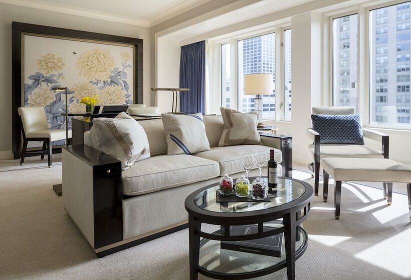 جناح جونيور, The Peninsula Chicago