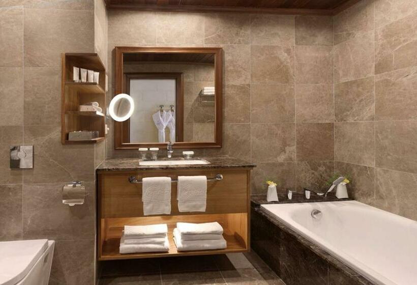 سوییت جونیور با چشم‌انداز استخر, Kempinski Hotel San Lawrenz