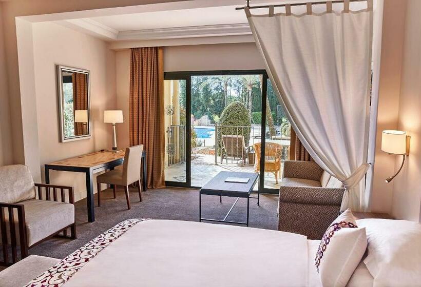 اتاق لوکس با چشم‌انداز استخر, Steigenberger Hotel And Resort Camp De Mar