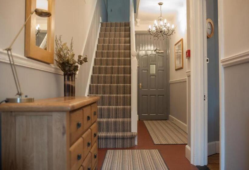 اتاق استاندارد یک نفره, The Clayton Guest House