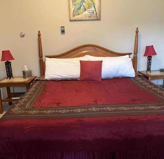 Люкс Deluxe Кровать Кинг, Vinehurst Inn & Suites