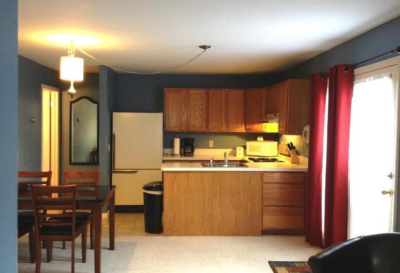 Family Suite, Vinehurst Inn & Suites