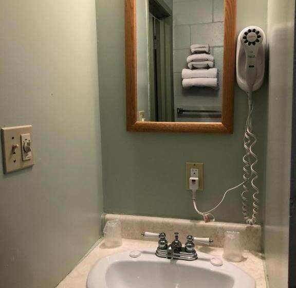豪华房间, Chimo Motel