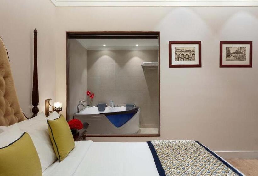 스위트 킹사이즈 침대, Fortune Select Forest Hill, Mahiya, Kasauli   Member Itc S Hotel Group