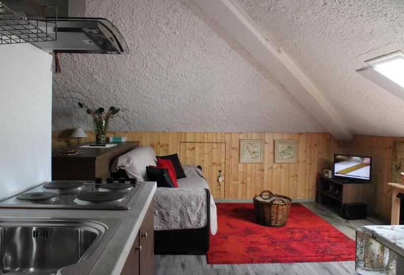 Студия Стандарт, Tenuta I Lecci
