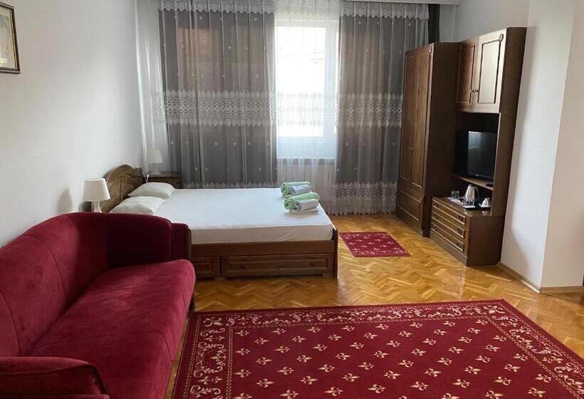 Люкс с Балконом, Family Hotel May