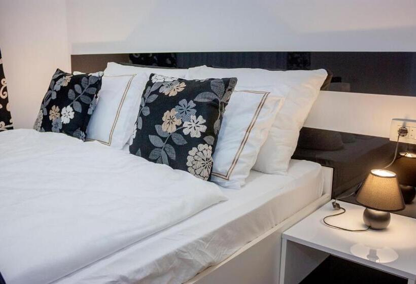 اتاق لوکس, Villa Onix