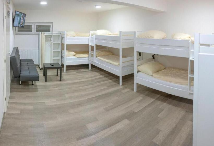 استودیوی استاندارد, Villa Onix