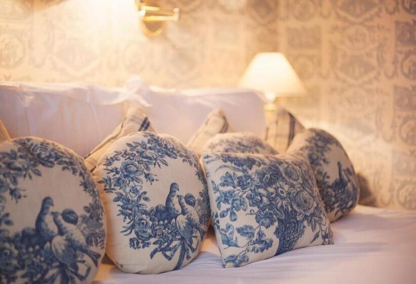 اتاق استاندارد, Conyngham Arms Hotel