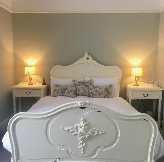 اتاق خانوادگی, Conyngham Arms Hotel