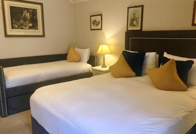 اتاق استاندارد سه نفره, Conyngham Arms Hotel