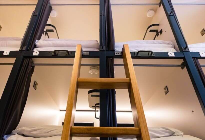 공동 객실, Latroupe Jacobs Inn