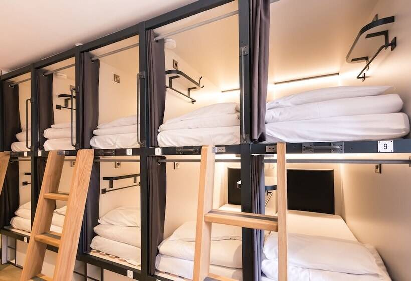 공동 객실, Latroupe Jacobs Inn
