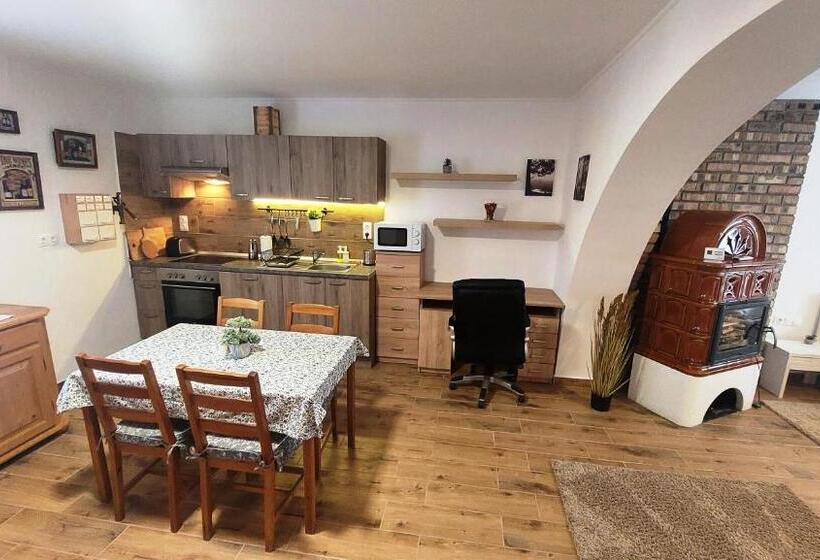 带1个卧室的高级公寓, Lipicai Hotel és étterem
