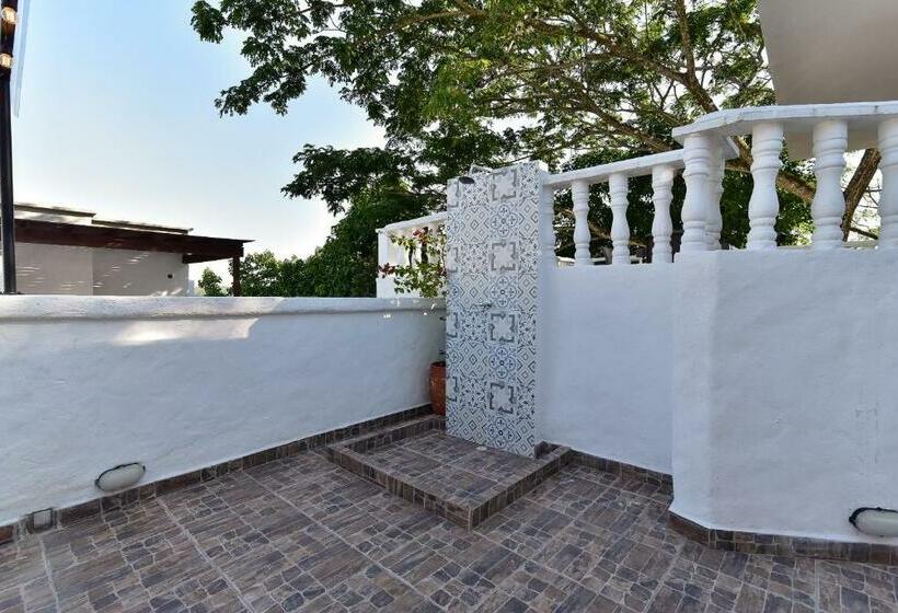 استودیوی استاندارد, Aldea Bella Boutique
