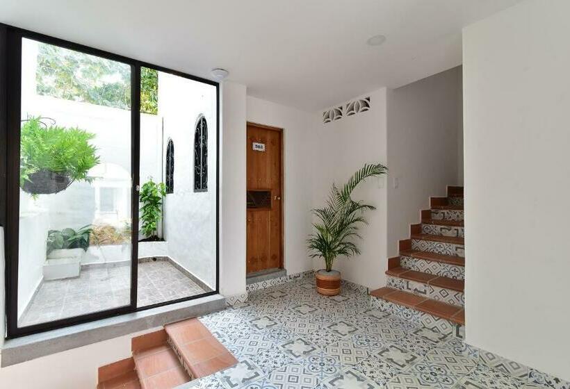 استودیوی استاندارد, Aldea Bella Boutique